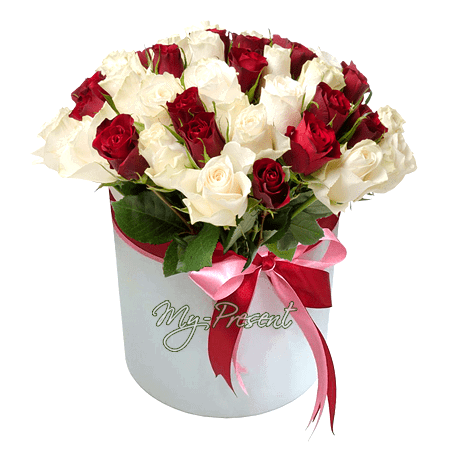 Roses en boîte à chapeau — symbole d’amour, de luxe et d’élégance