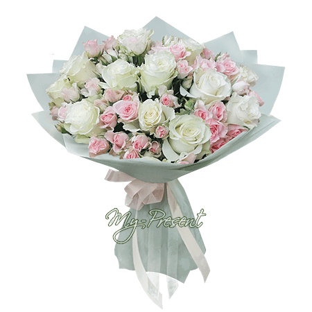 Ramo de rosas blancas y rosadas – símbolo de amor y ternura primaveral