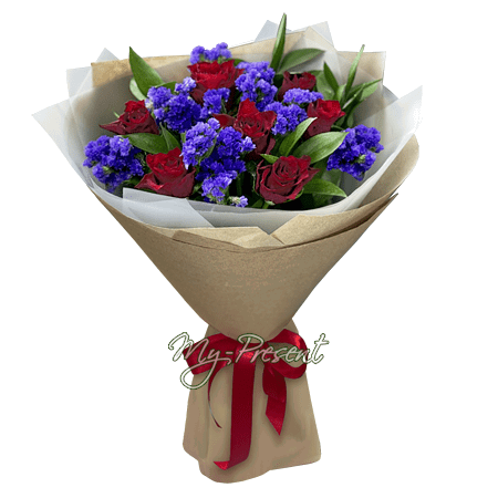 Bouquet of roses with lemonium